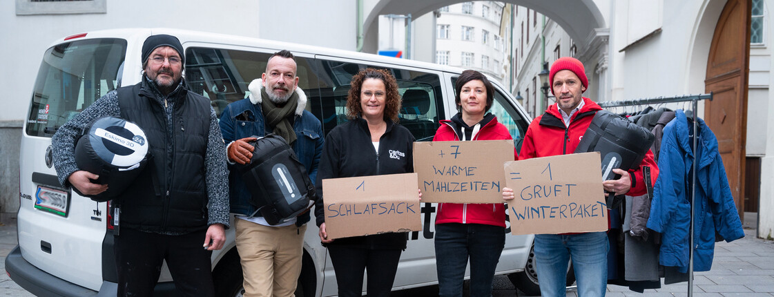 Markus Jokl, Robert Kratky, Judith Hartweger, Lis Pichler und Klaus Schwertner - Pressefoto Gruft Winterpaket