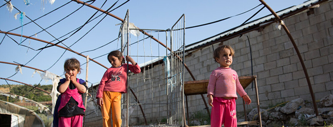 Flüchtlingskinder in einem Gewächshaus im Libanon
